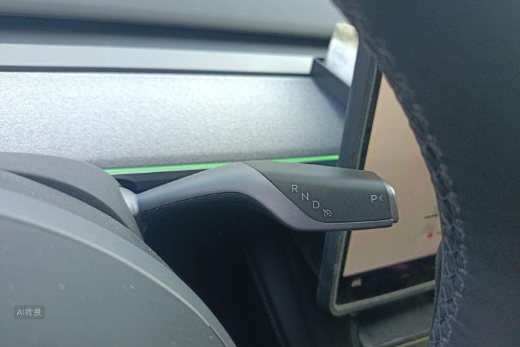 Tesla Model Y 2024 #16 Tesla Model Y 2024 car image #16