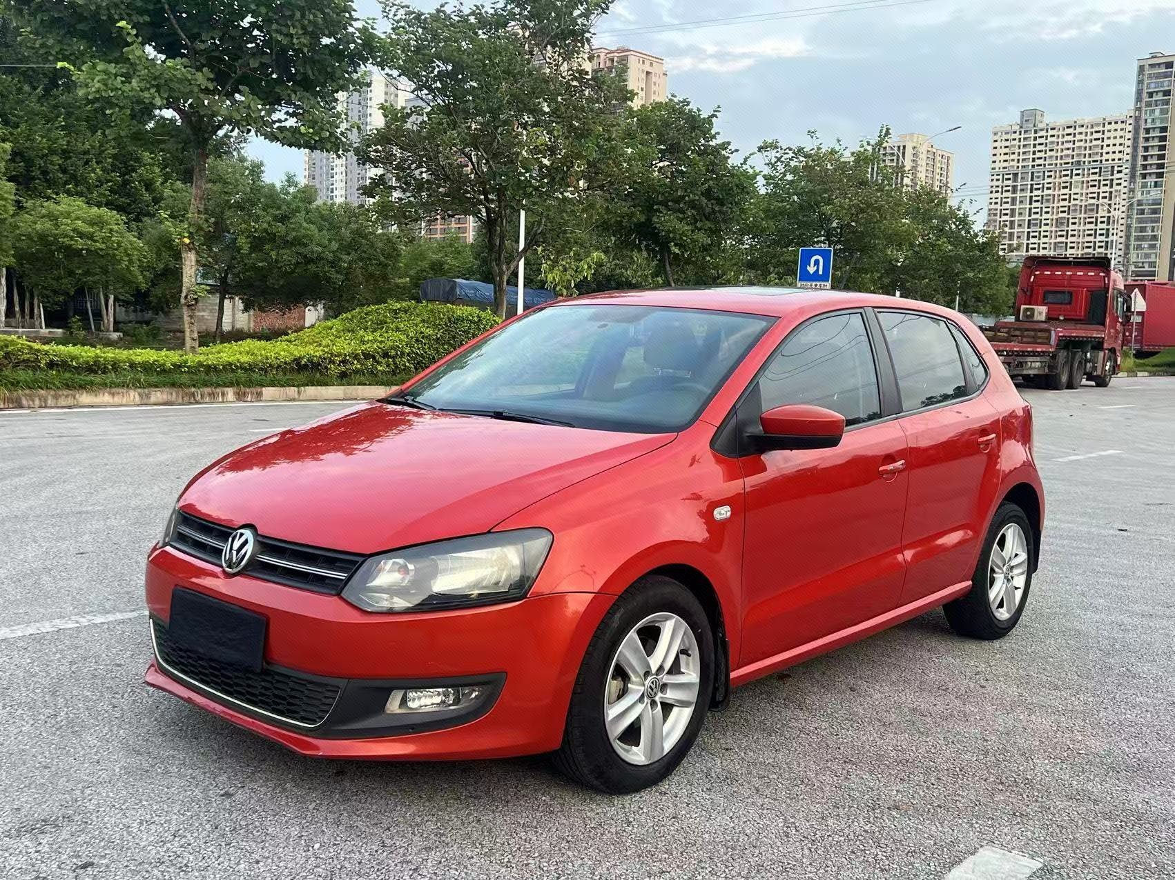 Volkswagen Polo 2012 car image 