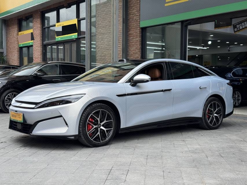 BYD HanL 2025 immagine di auto 