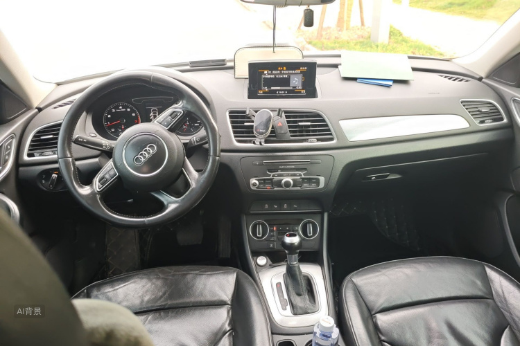 Audi Q3 2016 car image #11