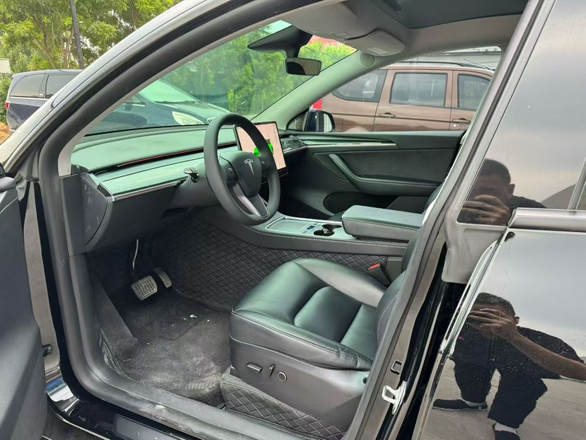 Tesla Model Y 2023 #8 Tesla Model Y 2023 car image #8