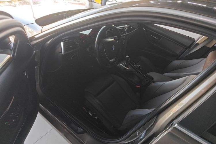 BMW 3 Series 2018 #16 BMW 3 Series 2018 car image #16