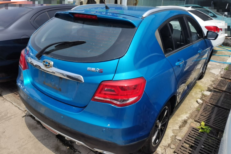 GEELY Emgrand 2016 car image #7