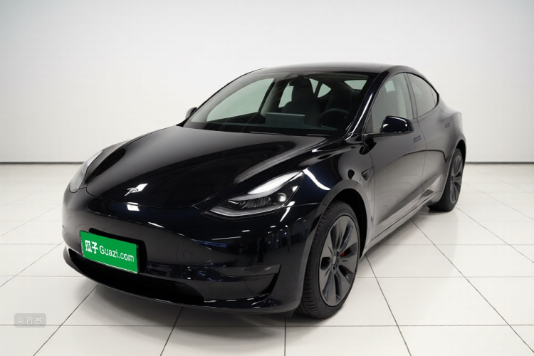 Tesla Model Y 2023 car image #2