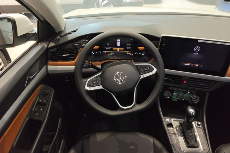Volkswagen Bora 2026 car image #15