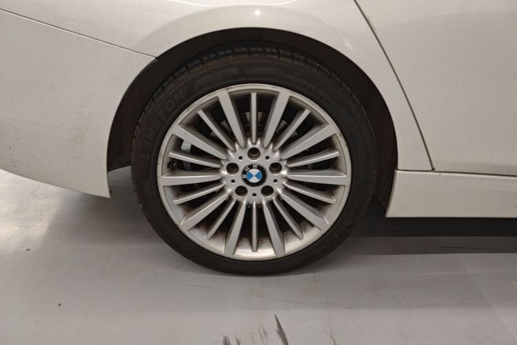 BMW 3 Series 2018 #10 BMW 3 Series 2018 car image #10