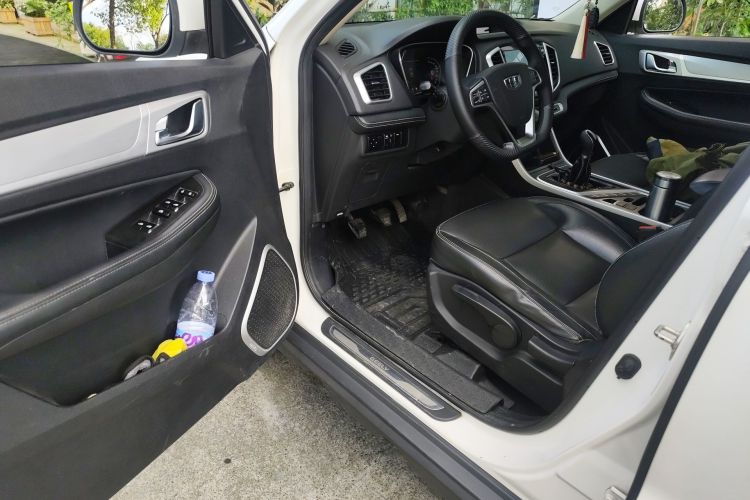 GEELY Vision X6 2018 immagine di auto #13