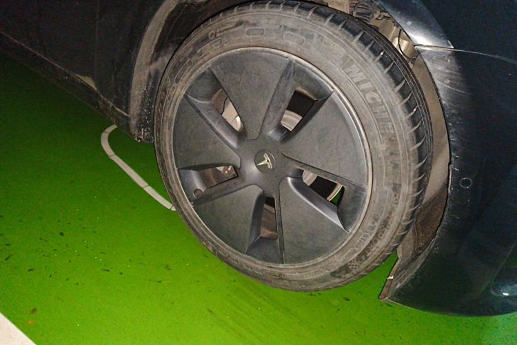 Tesla Model 3 2021 car image #9