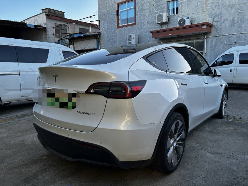 Tesla Model Y 2022 #8 Tesla Model Y 2022 car image #8
