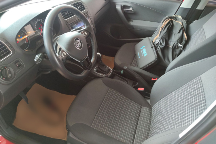 Volkswagen Polo 2016 car image #19