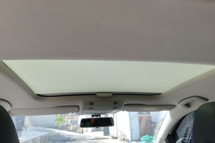 Volkswagen Golf 2019 car image #20
