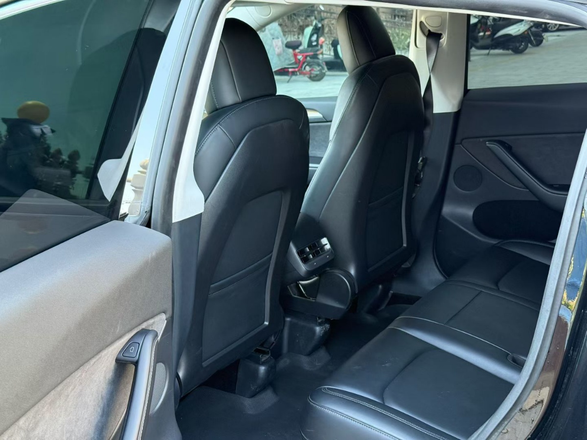 Tesla Model Y 2022 car image #4