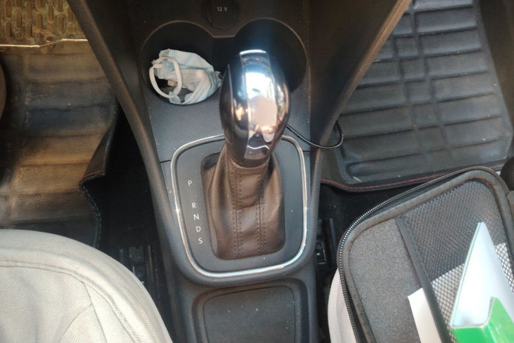 Volkswagen Polo 2016 car image #18