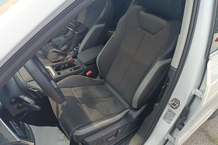 Audi Q3 2022 car image #15