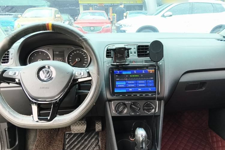 Volkswagen Polo 2017 #11 Volkswagen Polo 2017 car image #11