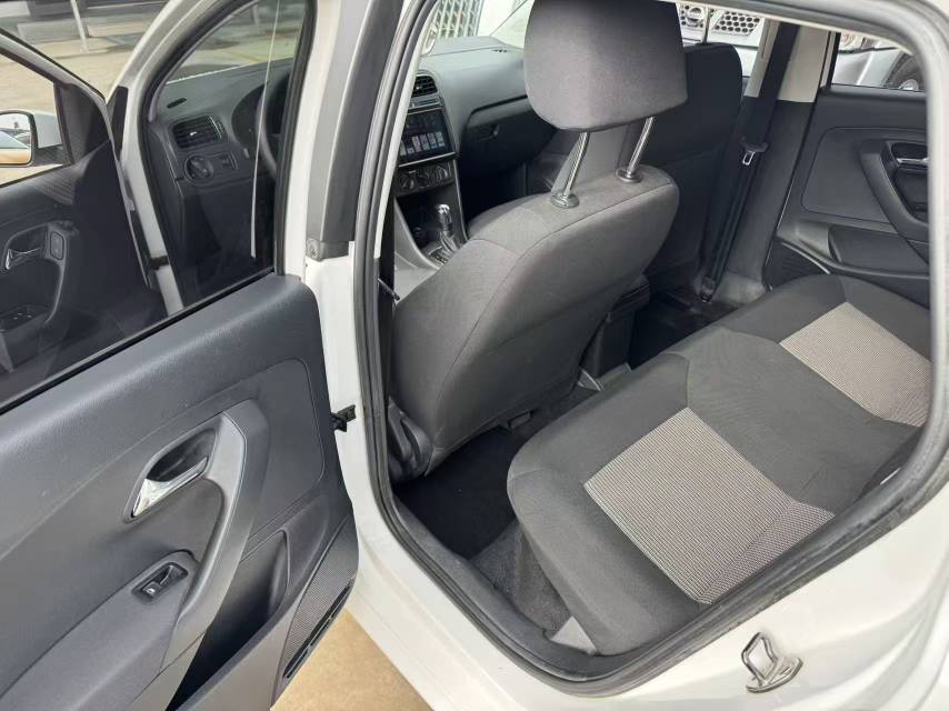 Volkswagen Polo 2019 car image #5