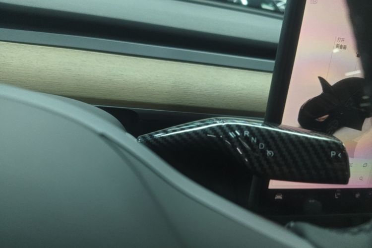 Tesla Model Y 2022 immagine di auto #14