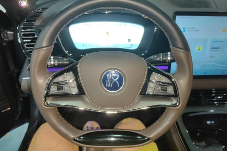 BYD Han 2023 car image #11