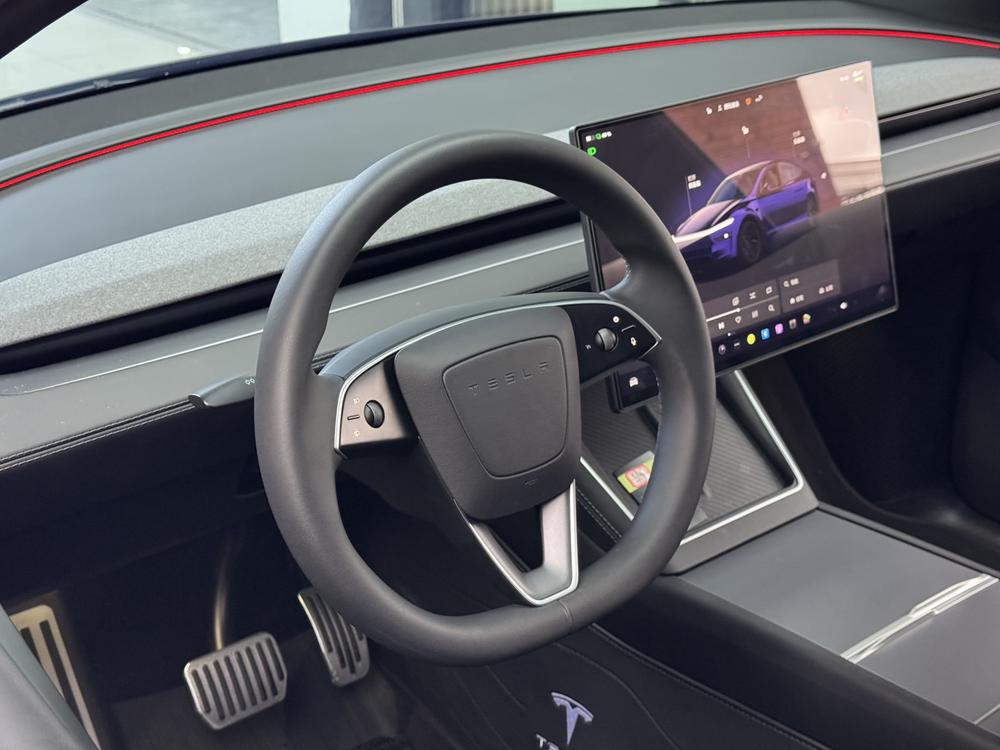 Tesla Model Y 2026 #18 Tesla Model Y 2026 изображение автомобиля #18