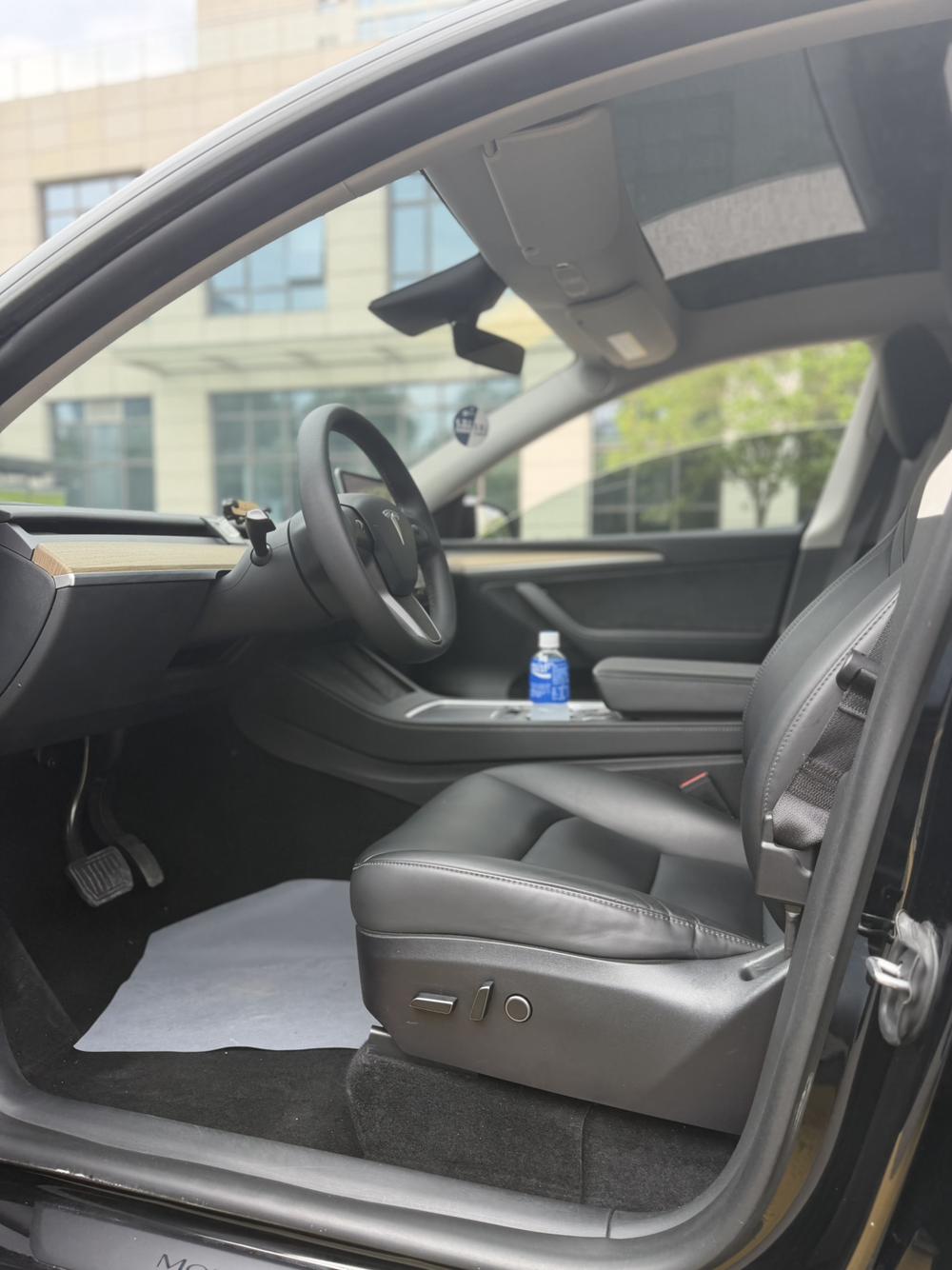 Tesla Model Y 2023 #15 Tesla Model Y 2023 car image #15