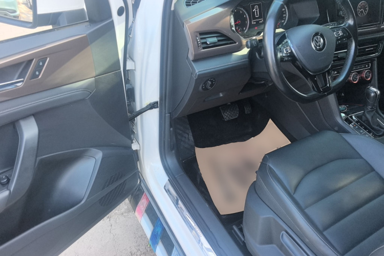 Volkswagen Tharu 2019 imagen de coche #16