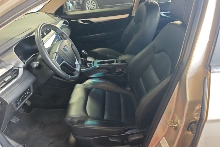 GEELY Emgrand 2018 car image #15