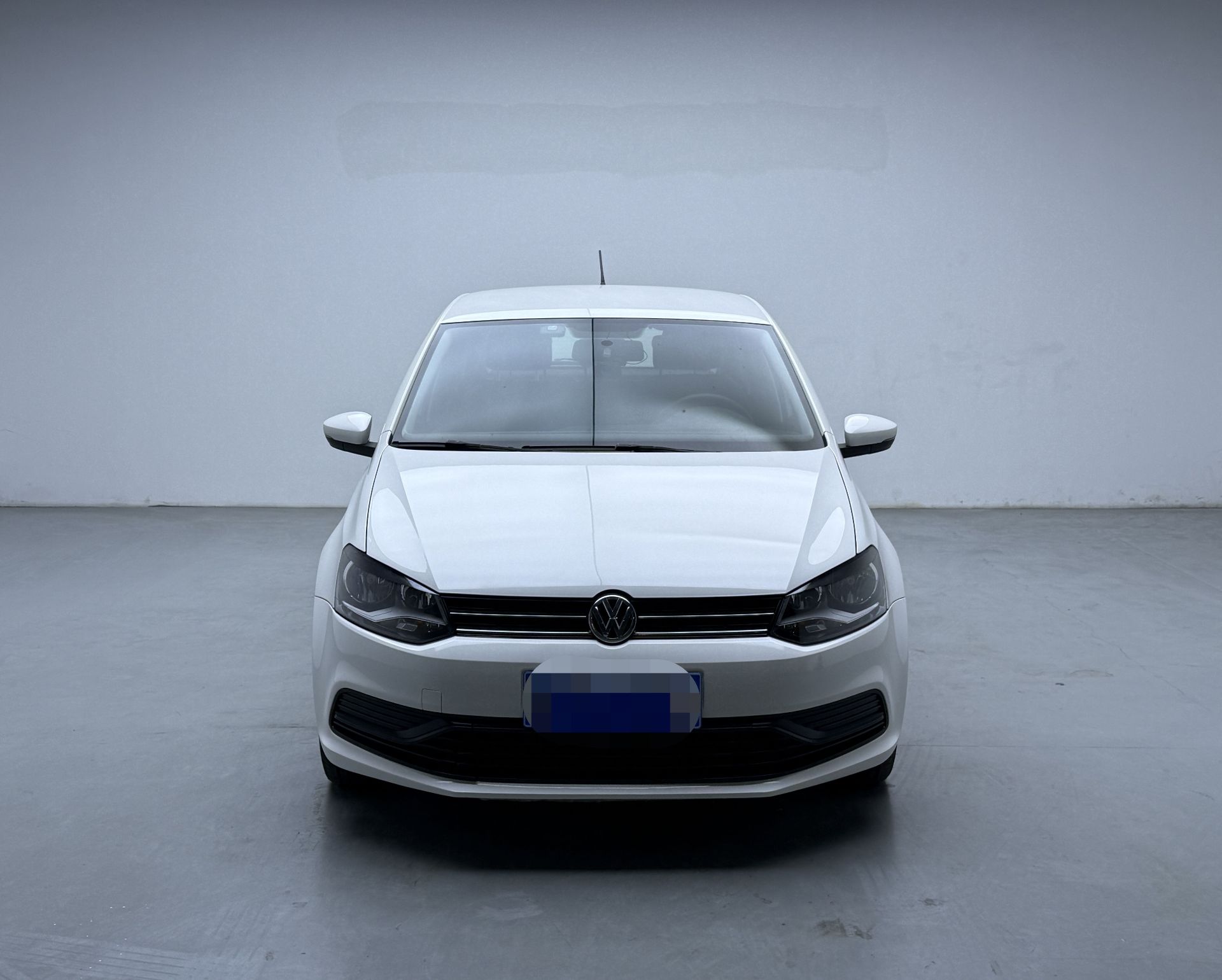 Volkswagen Polo 2019 car image #2