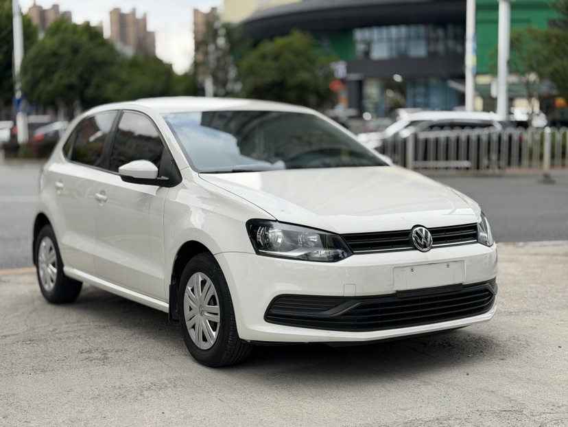 Volkswagen Polo 2017 car image #3
