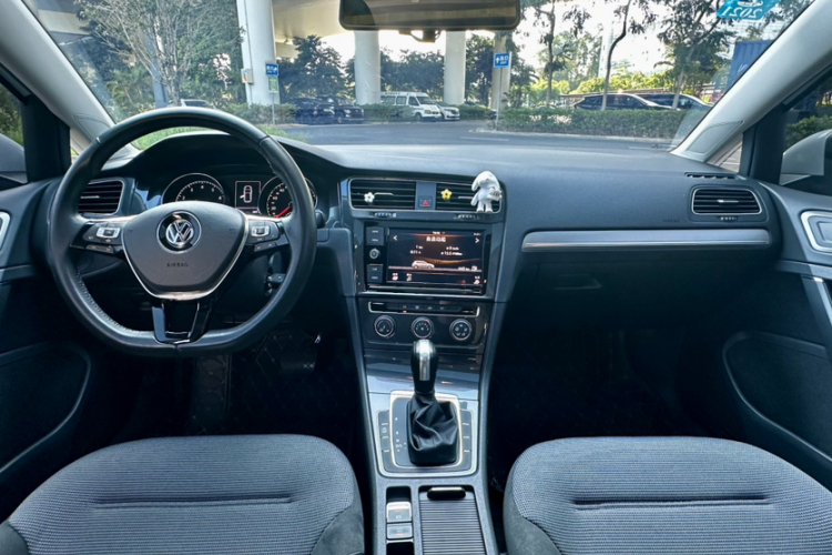 Volkswagen Golf 2019 #11 Volkswagen Golf 2019 car image #11