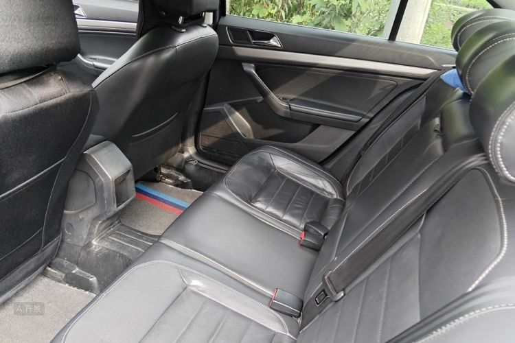 Volkswagen Lavida 2018 car image #19