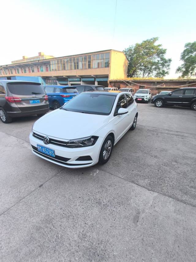 Volkswagen Polo 2021 image de voiture 