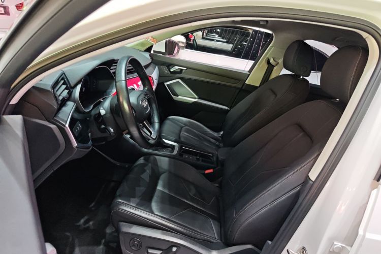 Audi Q3 2021 #17 Audi Q3 2021 car image #17