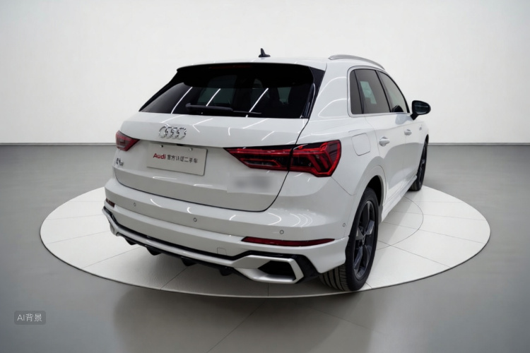 Audi Q3 2023 car image #7