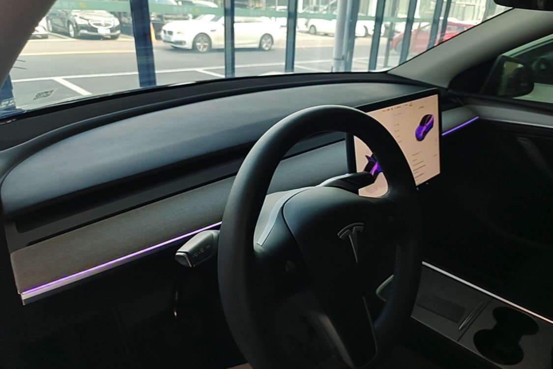 Tesla Model Y 2024 #15 Tesla Model Y 2024 car image #15