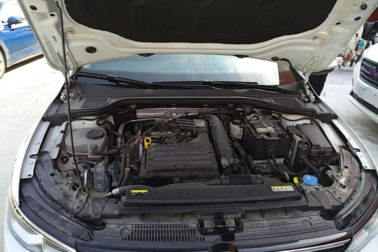 Volkswagen Golf 2022 car image #20