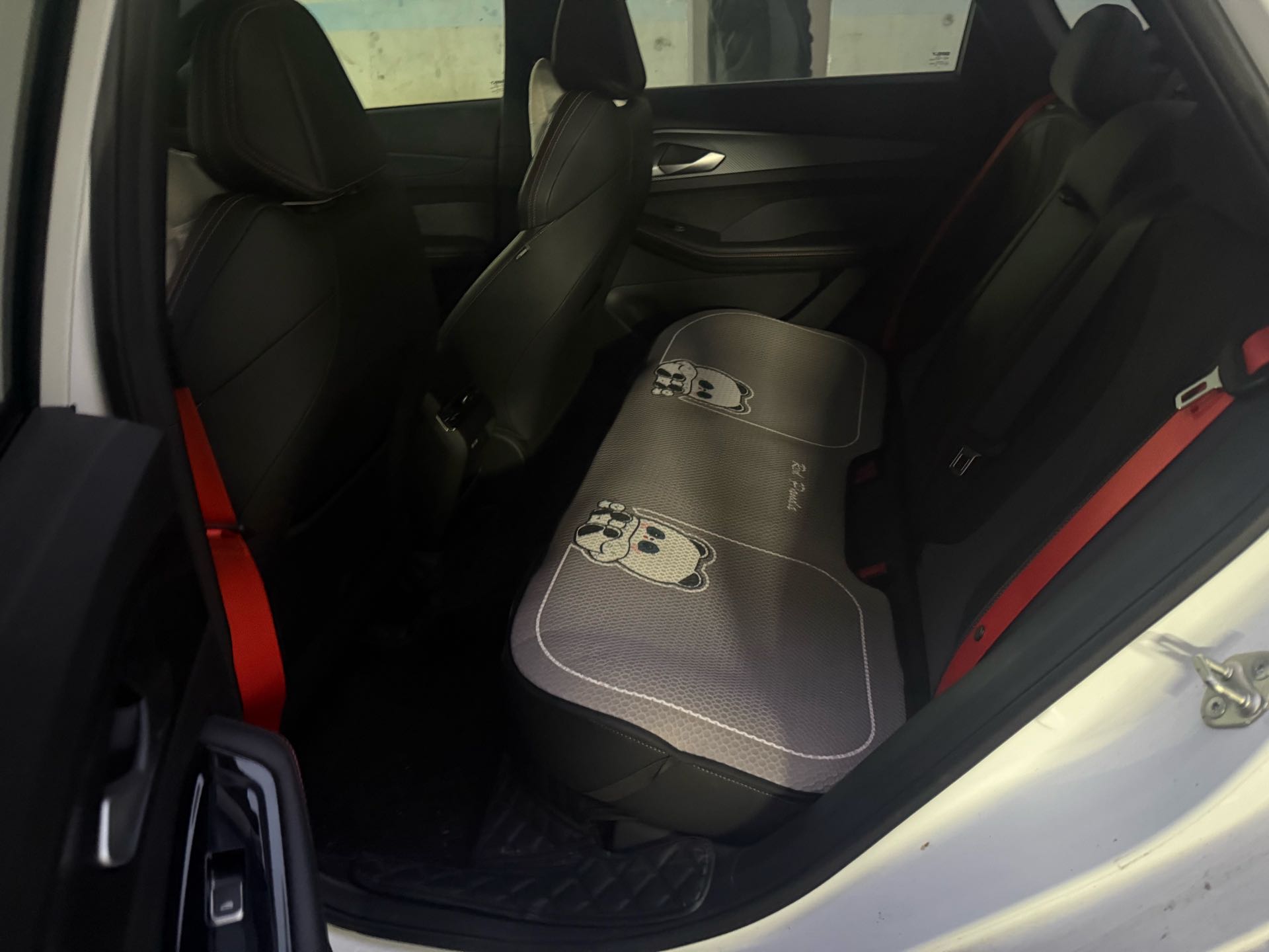 GEELY Binray 2023 #5 GEELY Binray 2023 изображение автомобиля #5