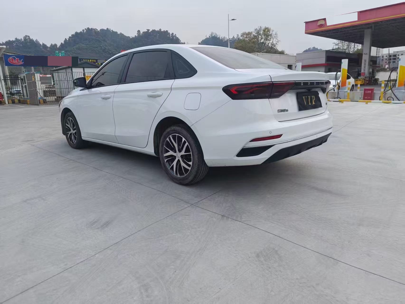 GEELY Emgrand 2023 #2 GEELY Emgrand 2023 car image #2