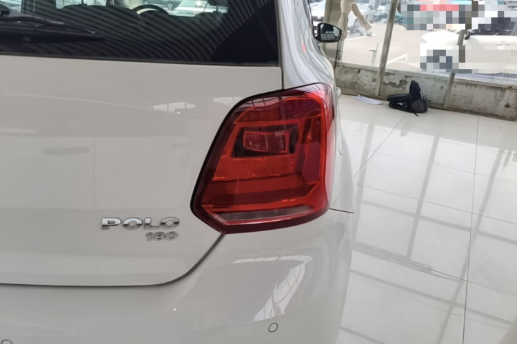 Volkswagen Polo 2017 car image #8