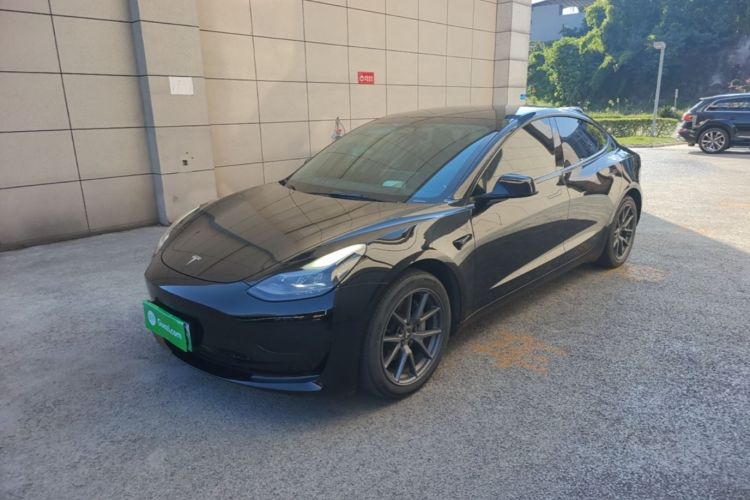 Tesla Model 3 2022 car image #2