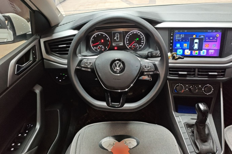 Volkswagen Polo 2020 car image #11