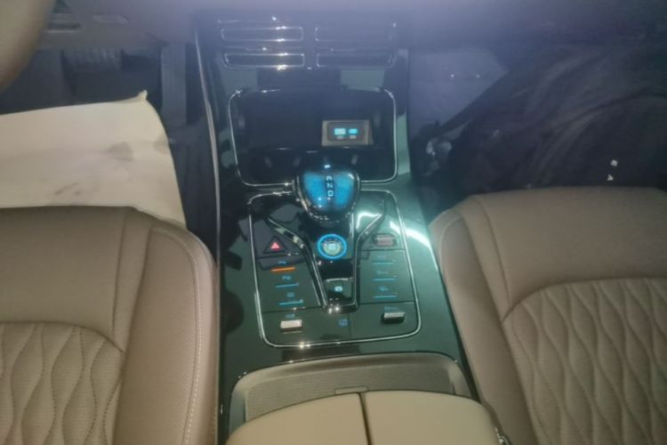 BYD Han 2024 car image #14