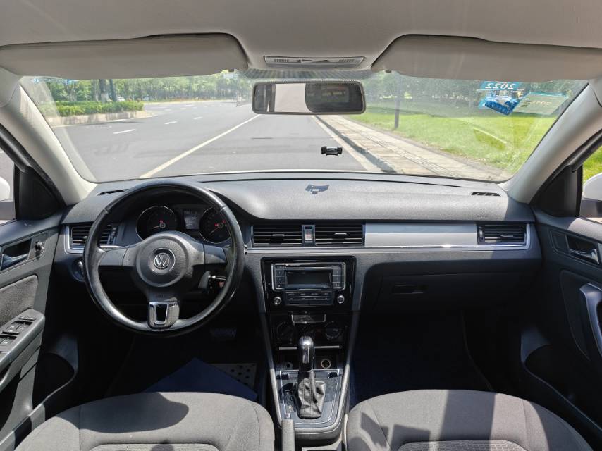Volkswagen Bora 2014 car image #10
