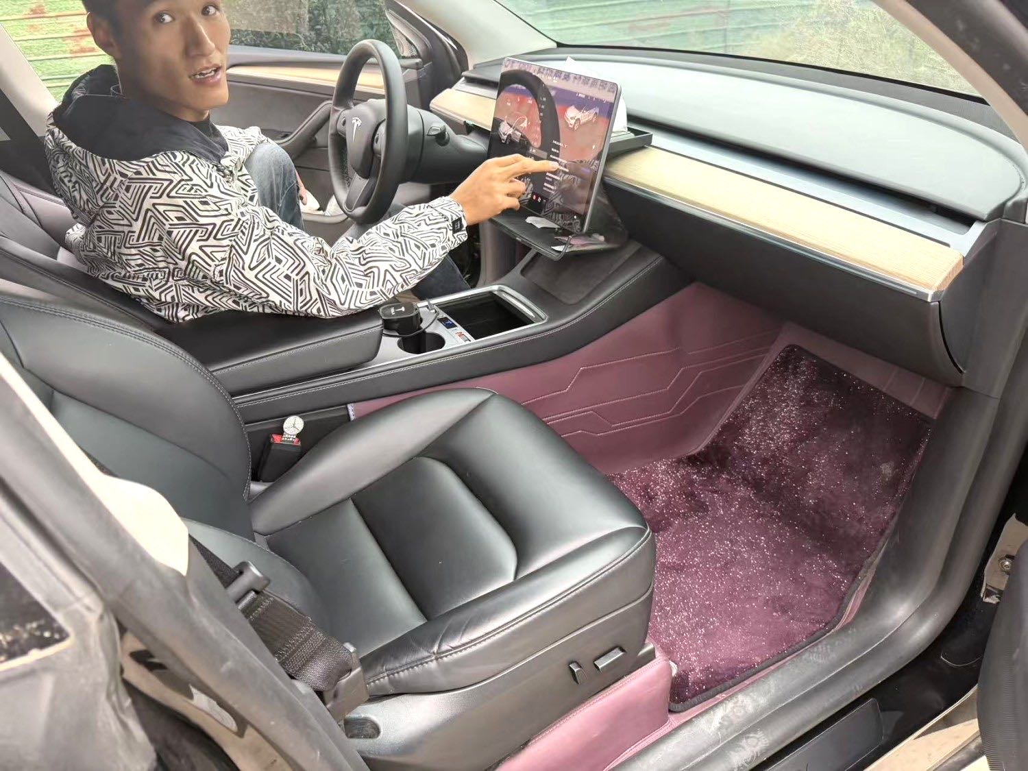 Tesla Model Y 2023 #4 Tesla Model Y 2023 car image #4