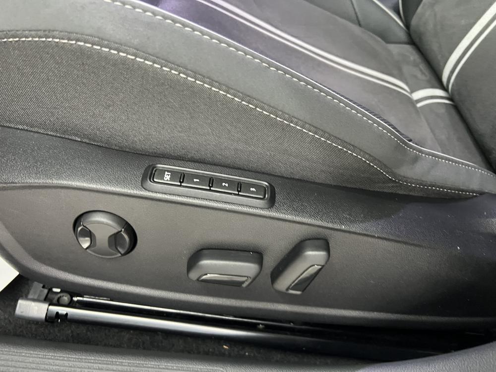 Volkswagen Golf 2023 #16 Volkswagen Golf 2023 car image #16