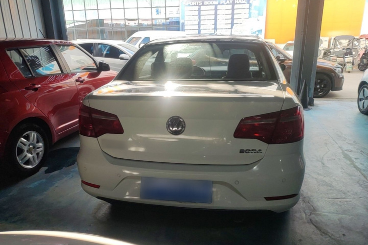 Volkswagen Bora 2016 car image #6
