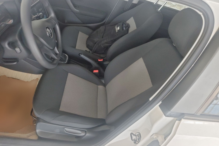 Volkswagen Polo 2018 car image #19