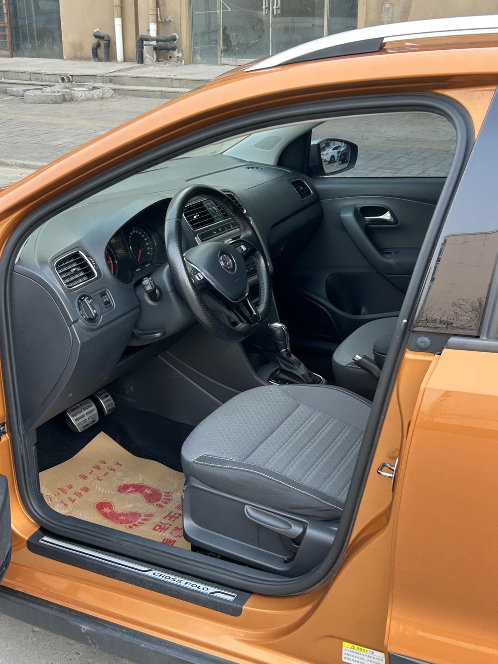 Volkswagen Polo 2017 car image #8