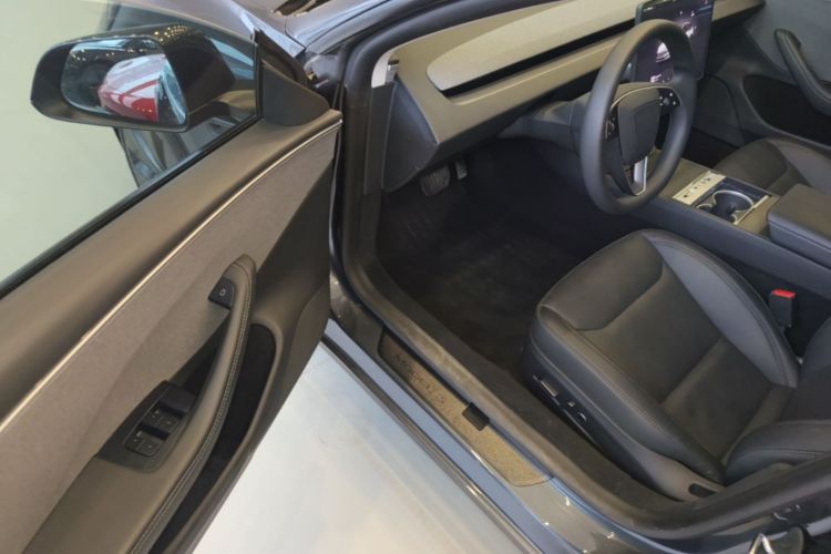 Tesla Model 3 2024 #16 Tesla Model 3 2024 car image #16