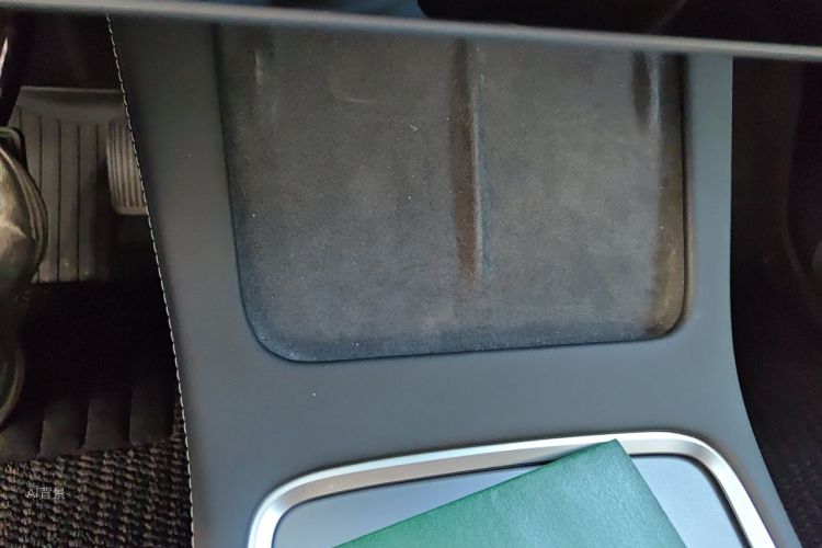 Tesla Model Y 2024 car image #10