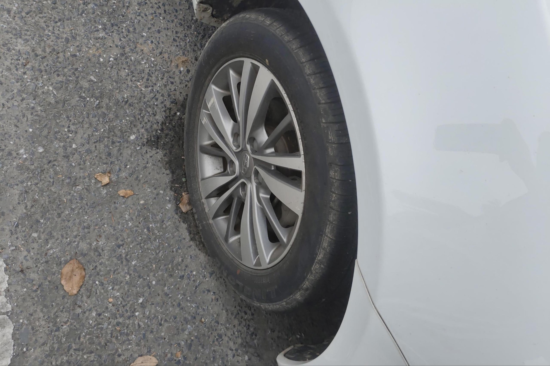 GEELY Emgrand 2018 صورة سيارة #3